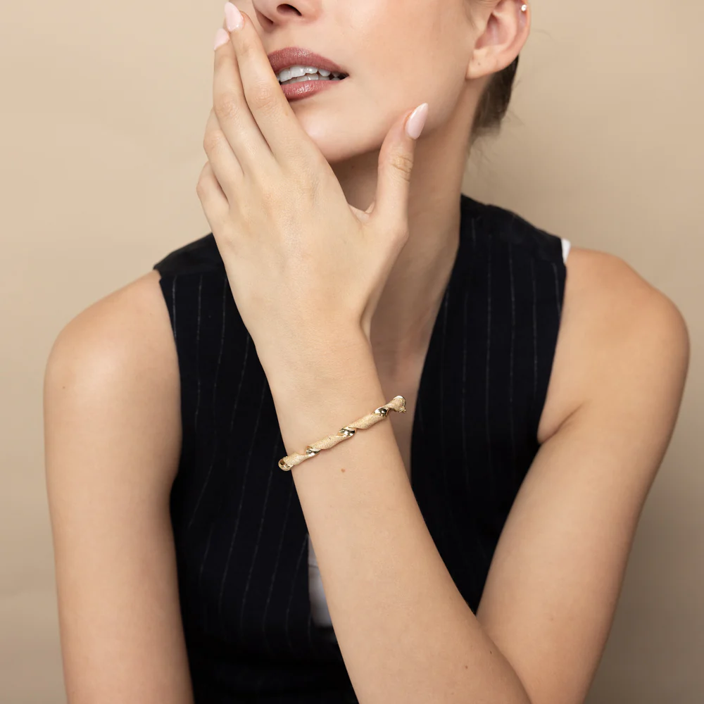 9ct Yellow Gold Twisted Hinged 60mm Bangle - Image 2