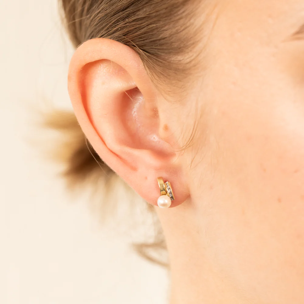 9ct Yellow Gold Zirconia And Fresh Water Pearl Two Band Stud Earrings - Image 2