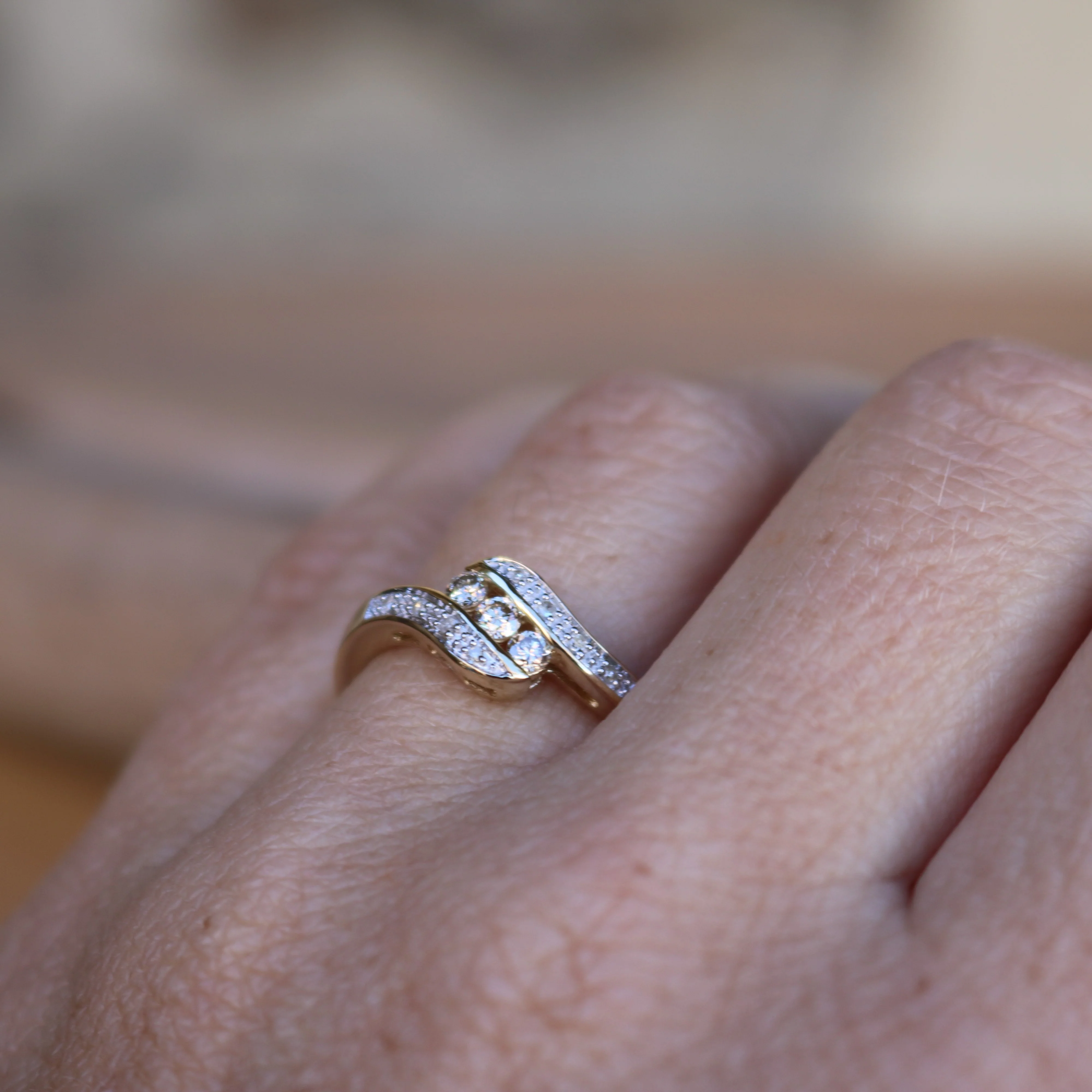 Australian Diamond 9ct Yellow Gold Diamond Trilogy Ring - Image 3
