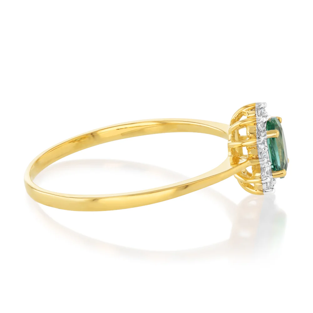 Created Emerald & Zirconia Ring in 9ct Yellow Gold - Image 2