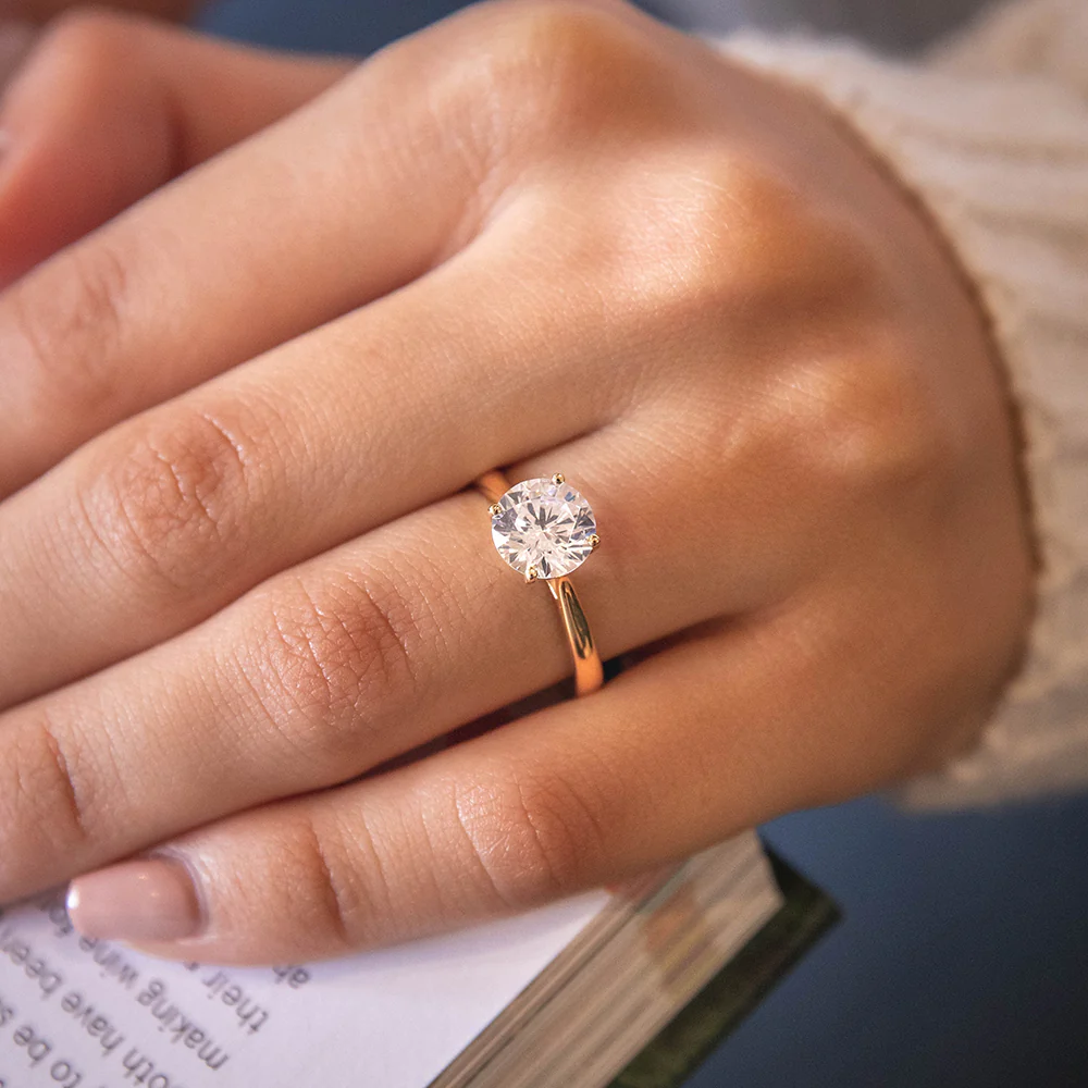 Cubic Zirconia Brilliant Cut Solitaire Ring in 9ct Yellow Gold - Image 4