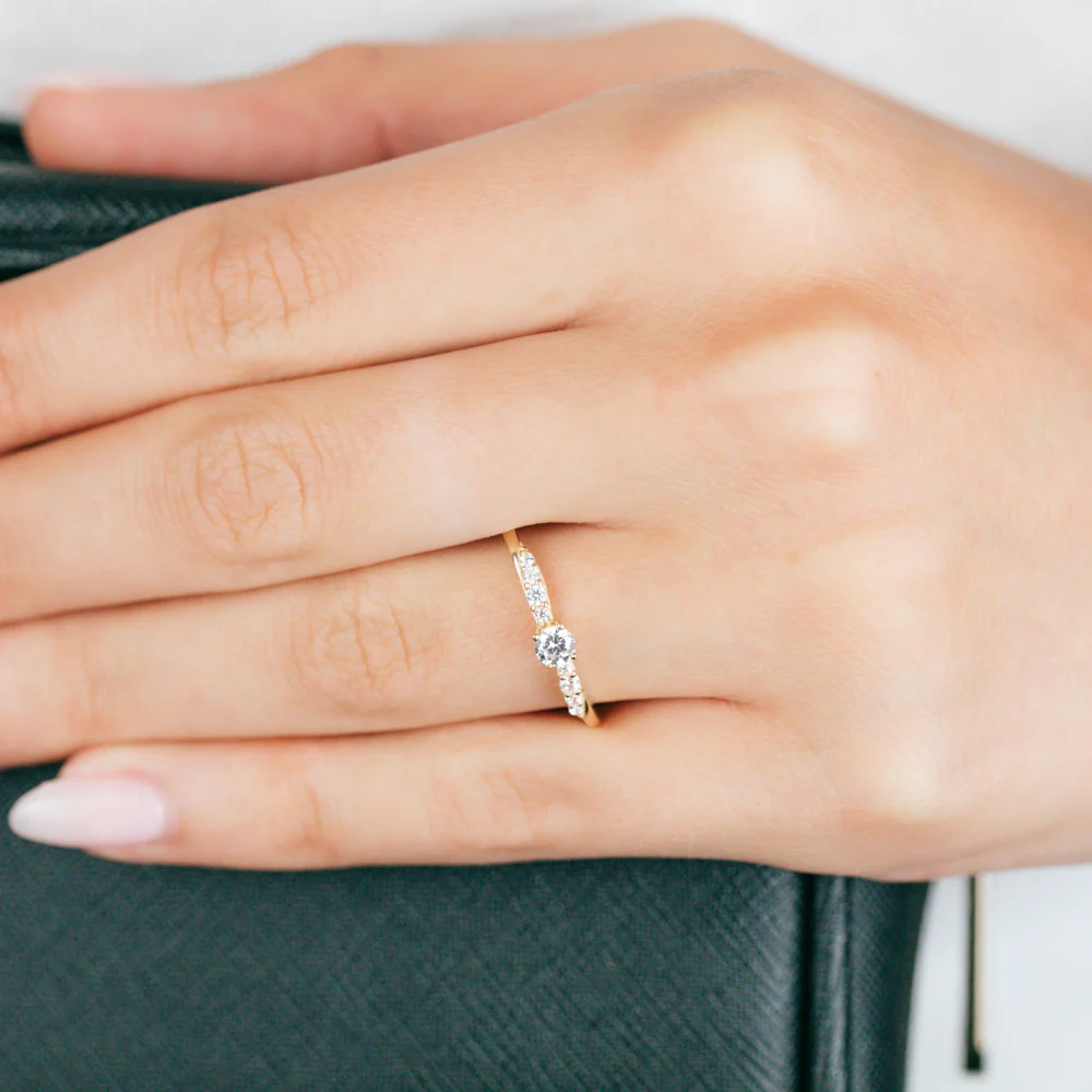 Cubic Zirconia Cocktail Ring in 9ct Yellow Gold - Image 3