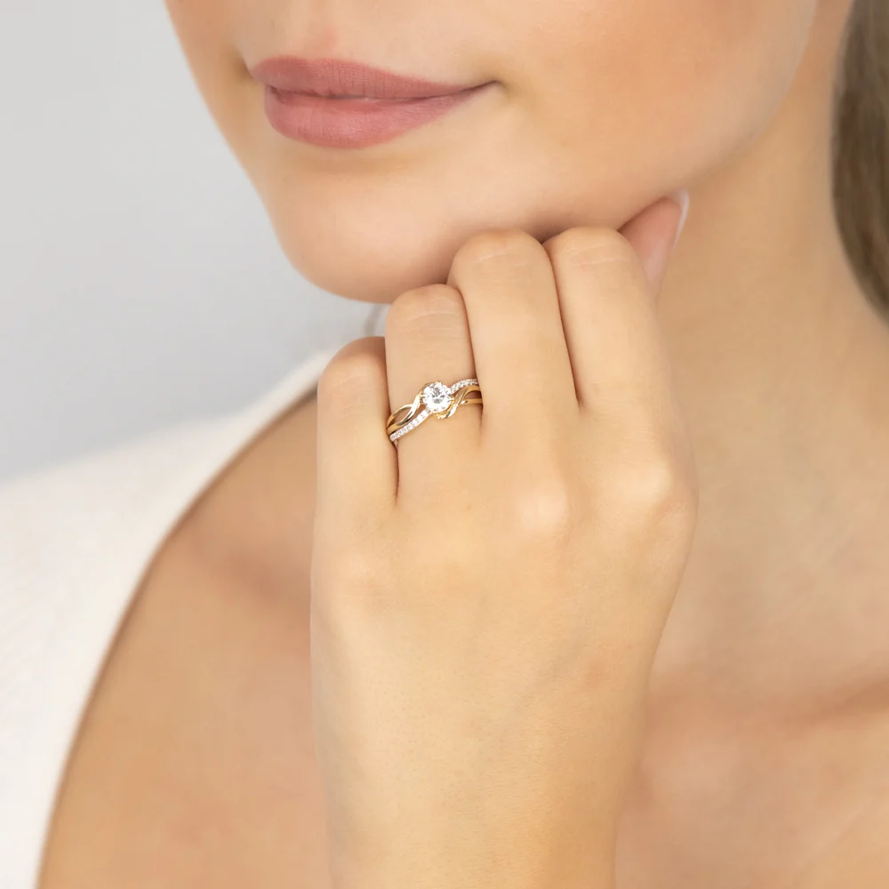 Cubic Zirconia Ring in 9ct Yellow Gold - Image 3