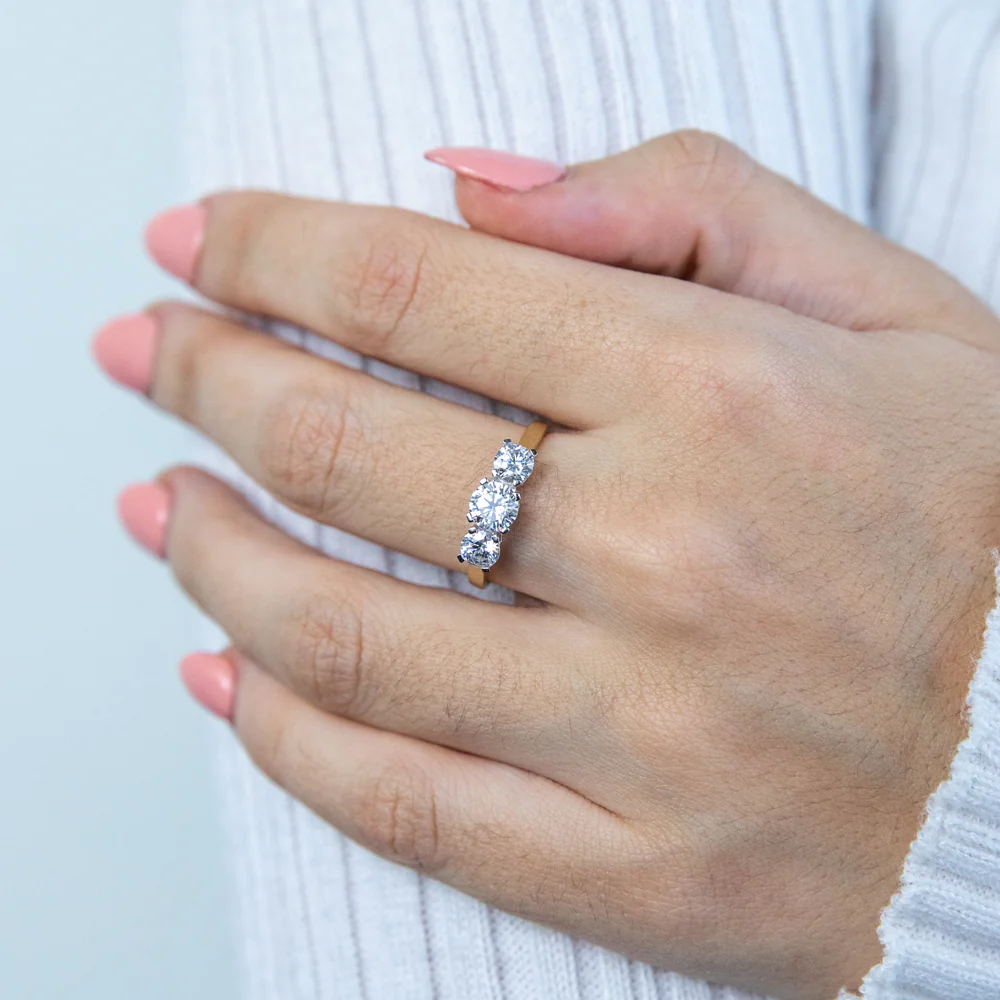 Cubic Zirconia Trilogy Ring in 9ct Yellow Gold - Image 3