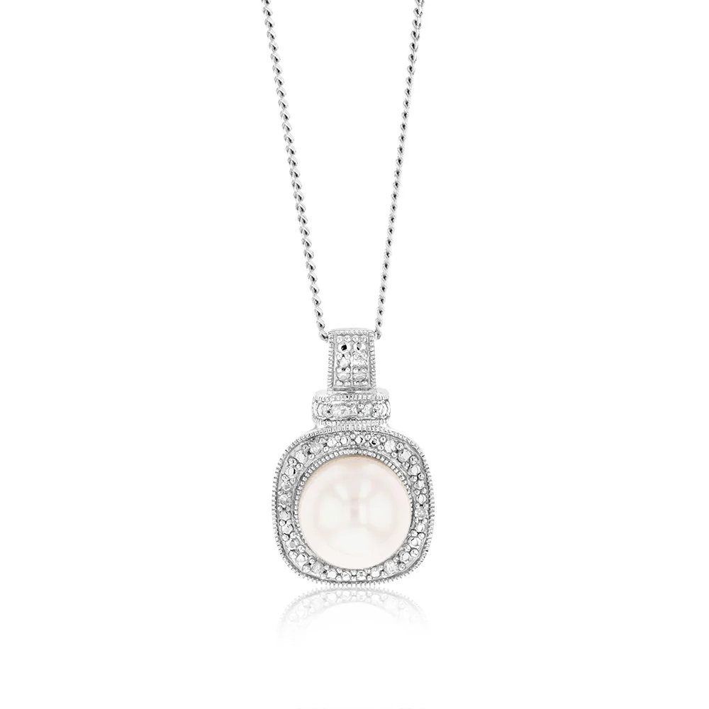 Cultured Pearl & 05Pts Diamond Pendant In Sterling Silver