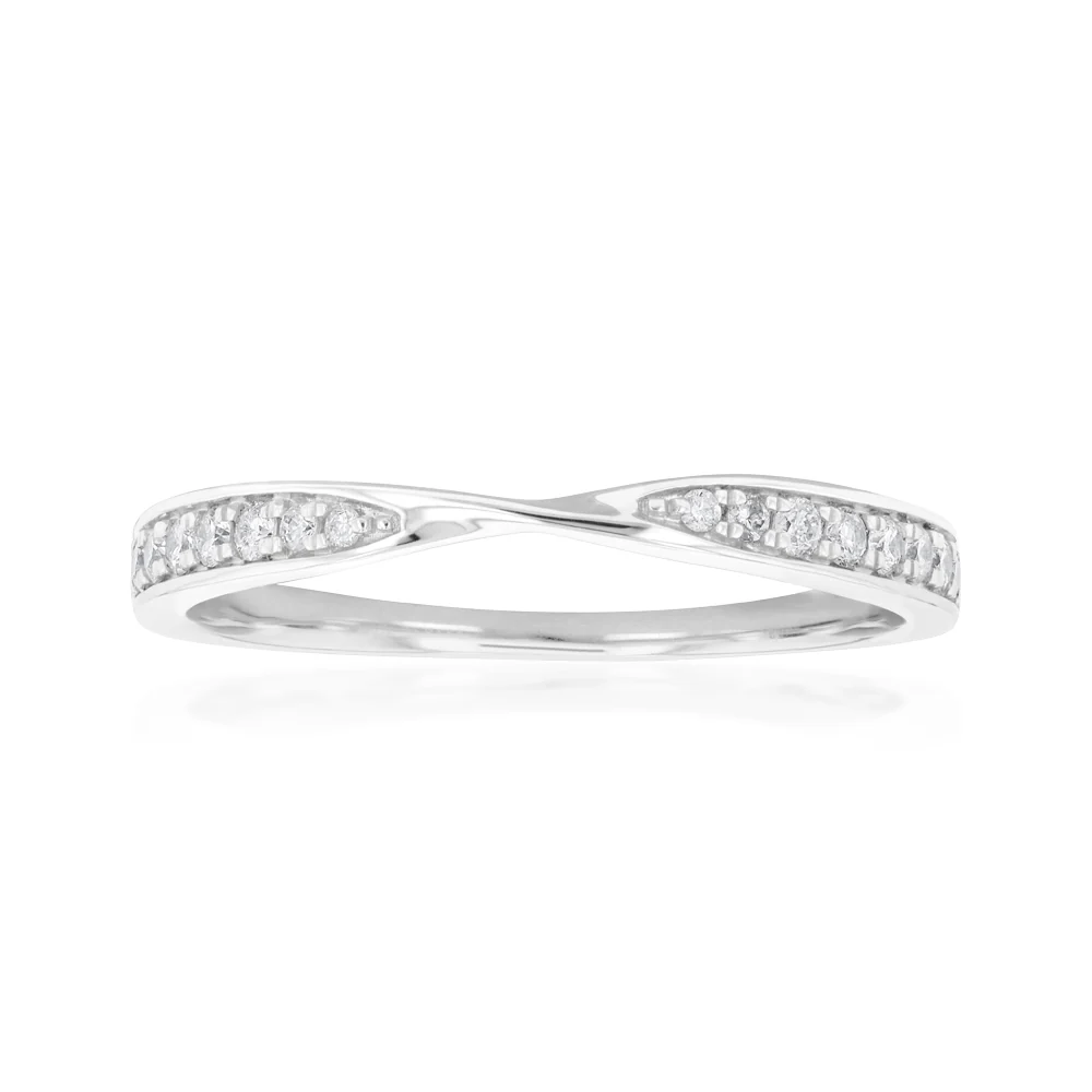 Diamond Eternity Ring with 16 Brilliant Cut Diamonds in 9ct White Gold
