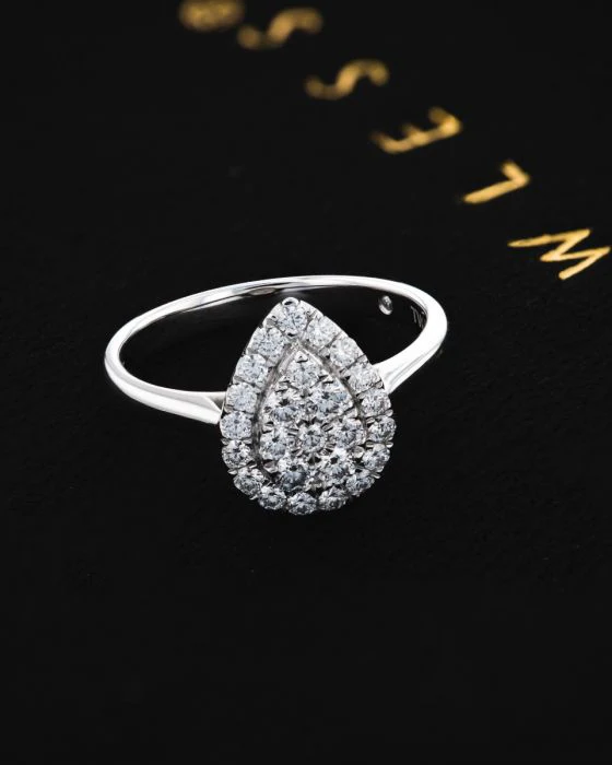 Flawless 1/2 carat 9ct White Gold Diamond Ring - Image 4