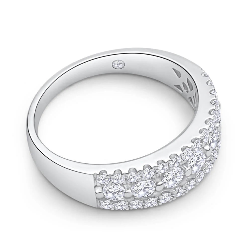 Flawless Cut 18ct White Gold Diamond Ring With 7 Centre Diamonds (TW=1CT) - Image 2