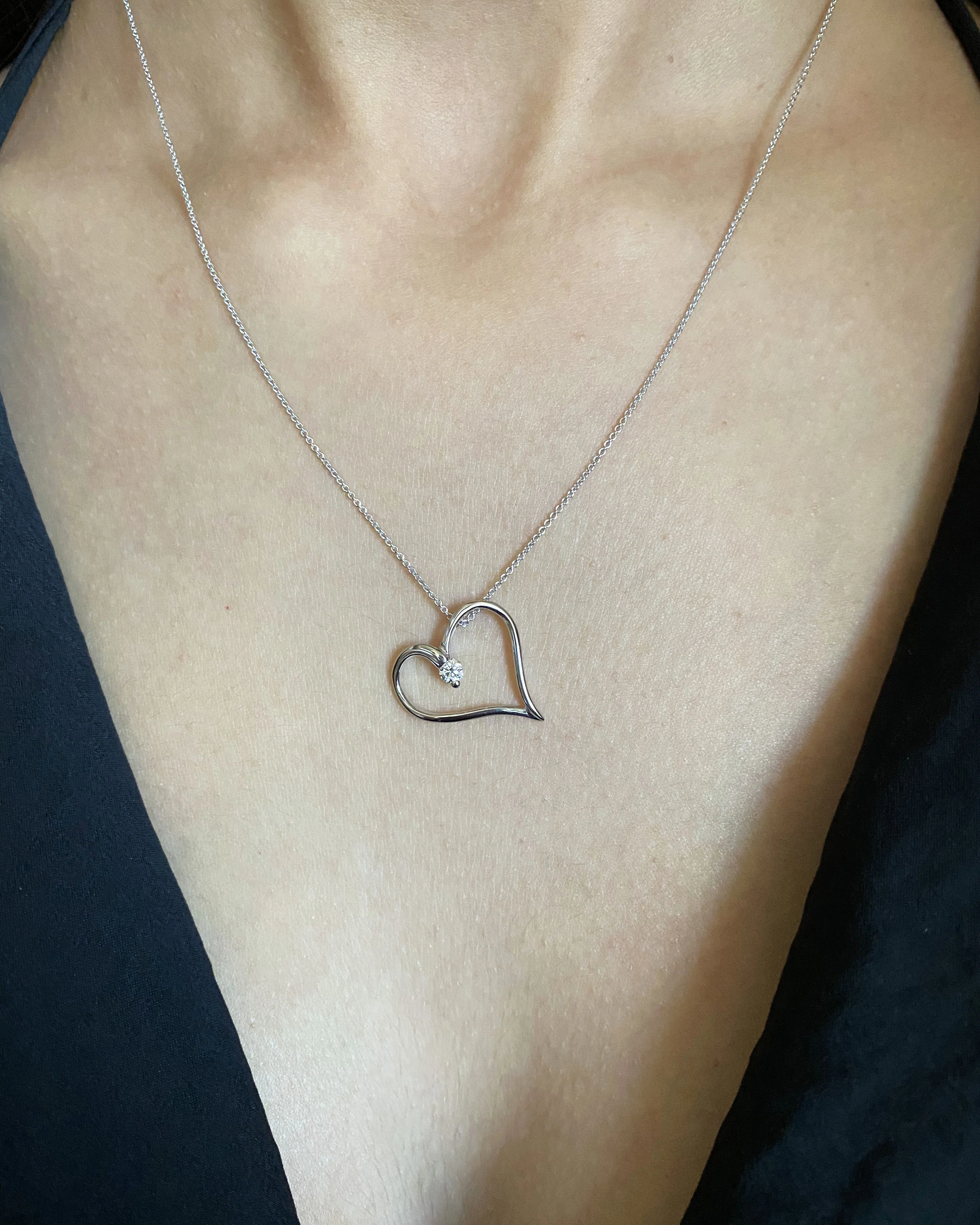 Flawless Cut 9ct White Gold Diamond Pendant With 45cm Chain - Image 2