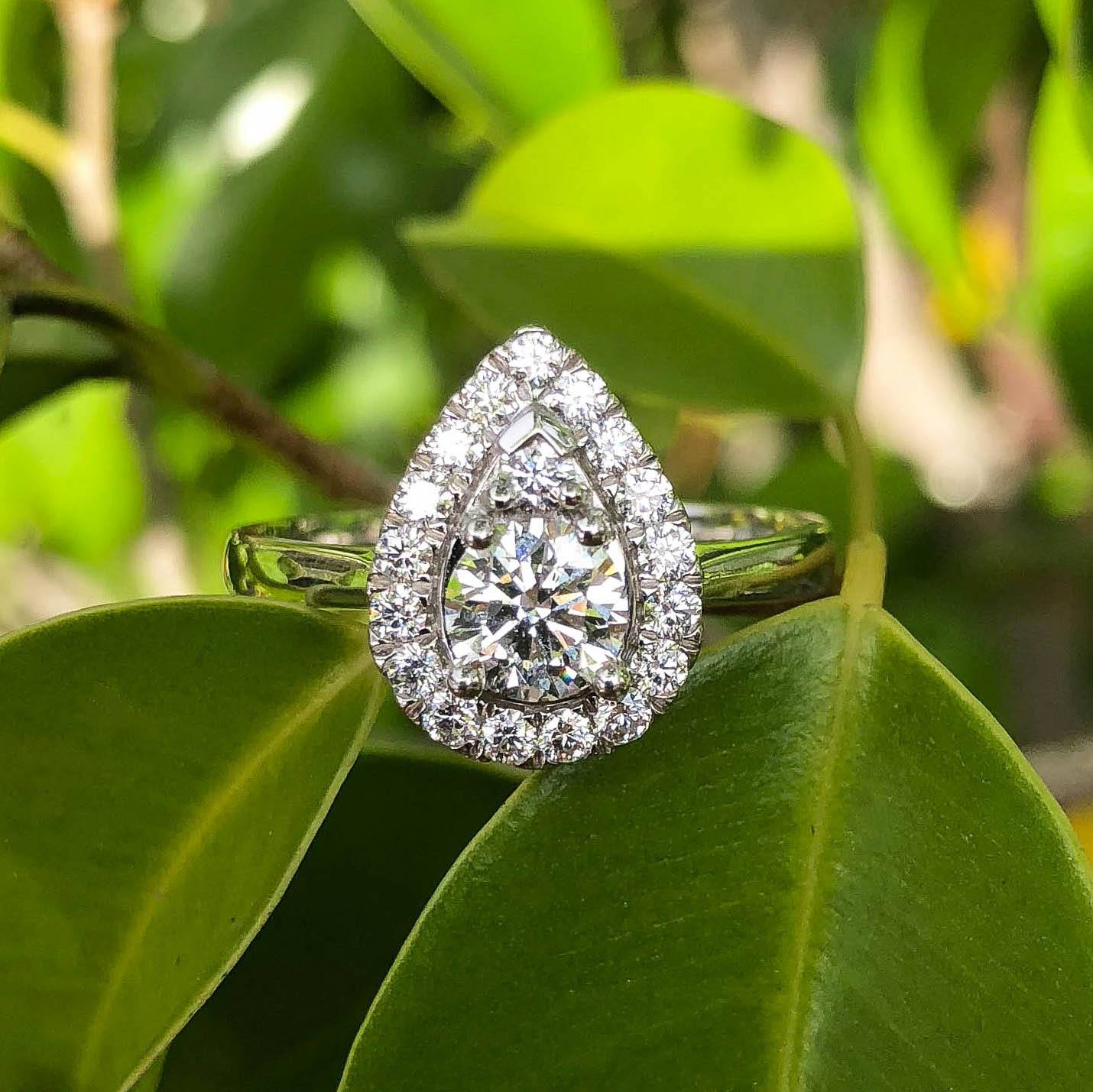 Flawless Cut 9ct White Gold Pear Shape Diamond Ring (TW=1ct) - Image 3