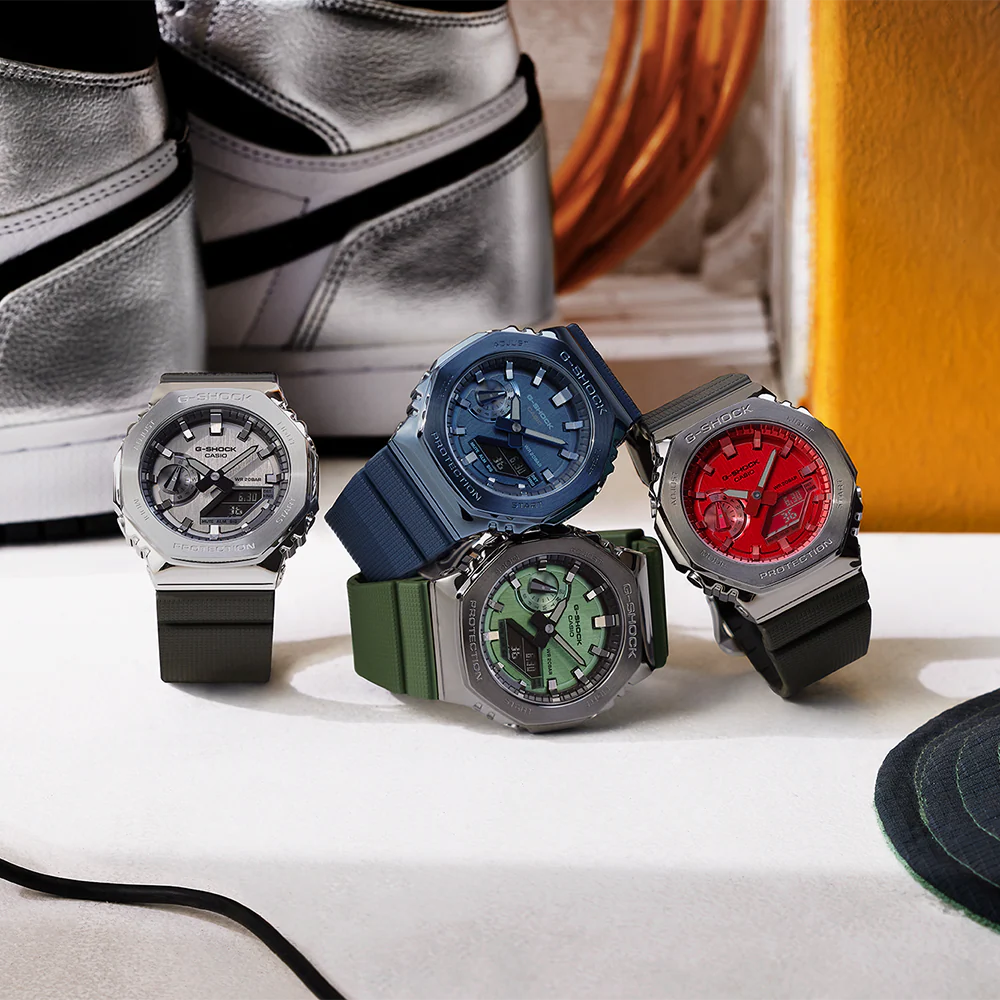 G-Shock GM2100-1A Metal Covered Silver 'CasiOak' - Image 10