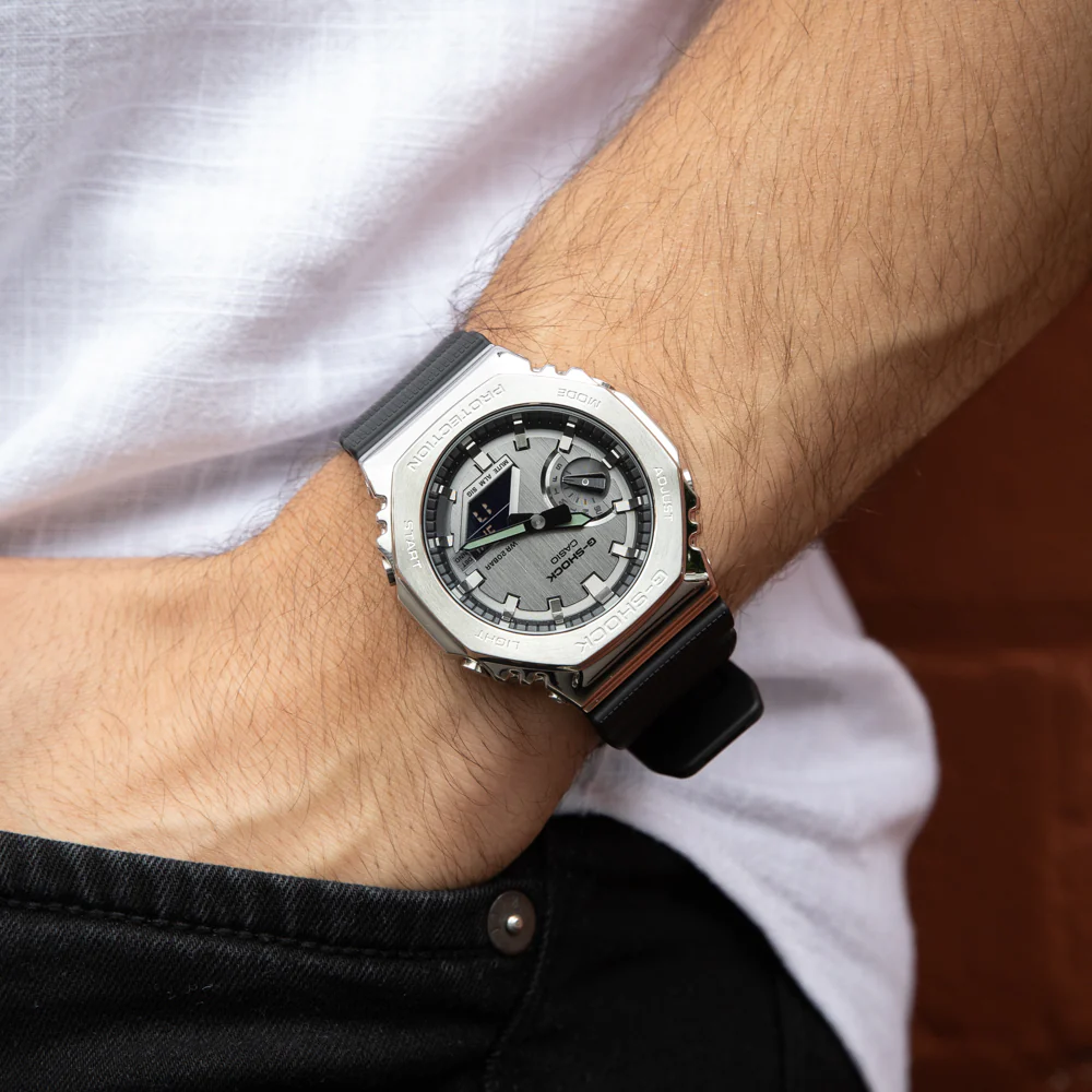 G-Shock GM2100-1A Metal Covered Silver 'CasiOak' - Image 12