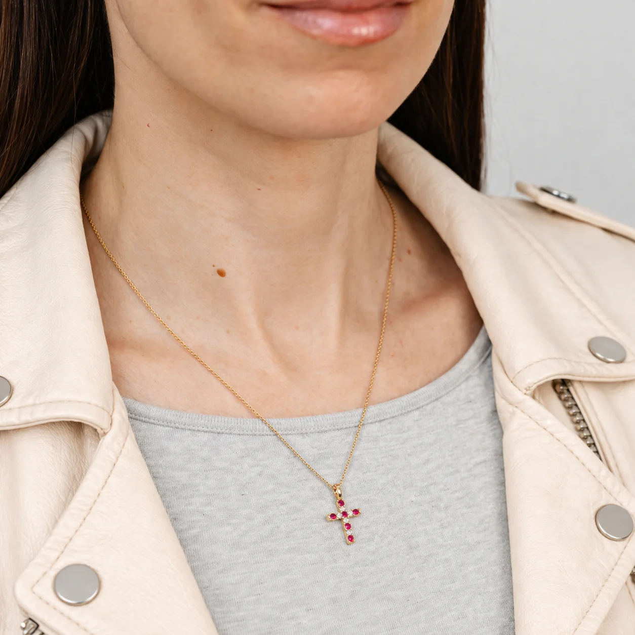 Luminesce Lab Grown 1/3 Carat and Natural Black Sapphire Pendant in 9ct Yellow Gold - Image 2