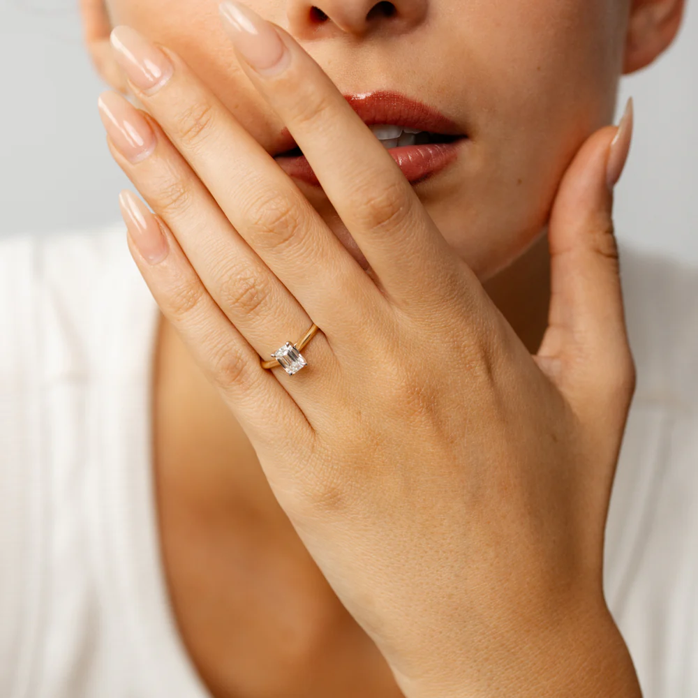Luminesce Lab Grown 1 Carat Emerald Diamond Solitaire Ring in 9ct Yellow Gold - Image 3