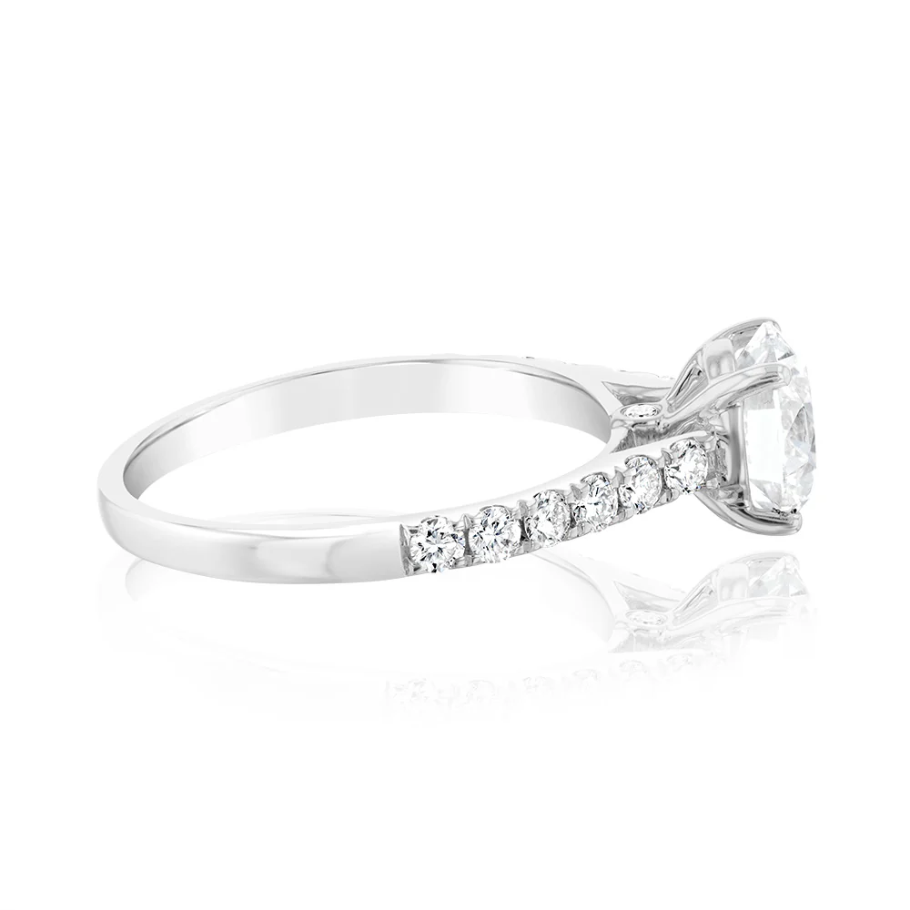 Luminesce Lab Grown 18ct White Gold 2.5 Carat TW 2 Carat Certified Diamond Ring - Image 2