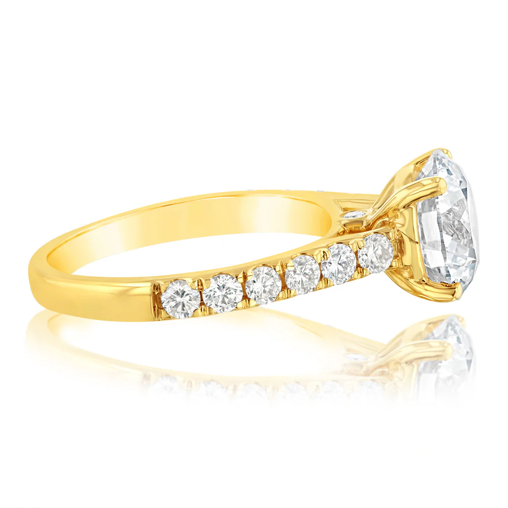 Luminesce Lab Grown 18ct Yellow Gold 2.5 Carat TW 2 Carat Certified Diamond Ring - Image 2