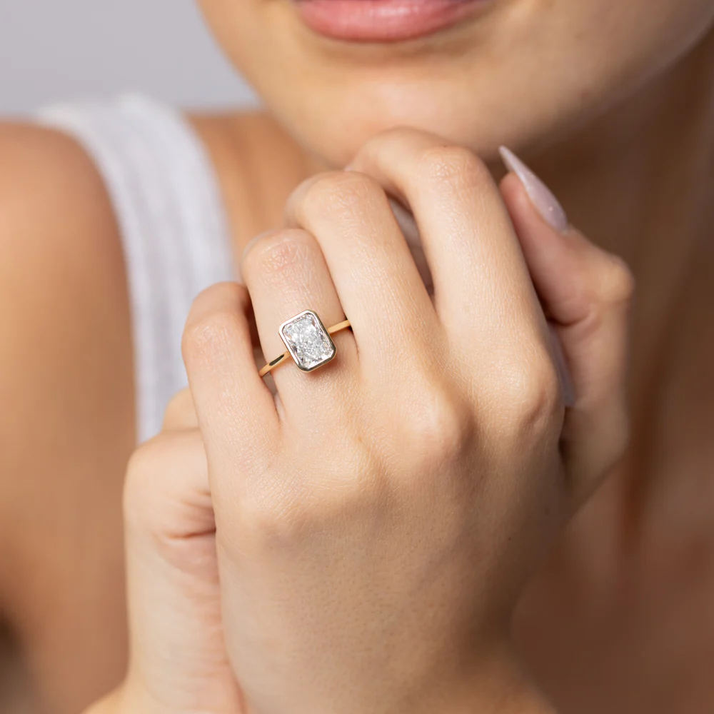 Luminesce Lab Grown 2.50 Carat Diamond Radiant Solitaire in 9ct Yellow Gold - Image 4