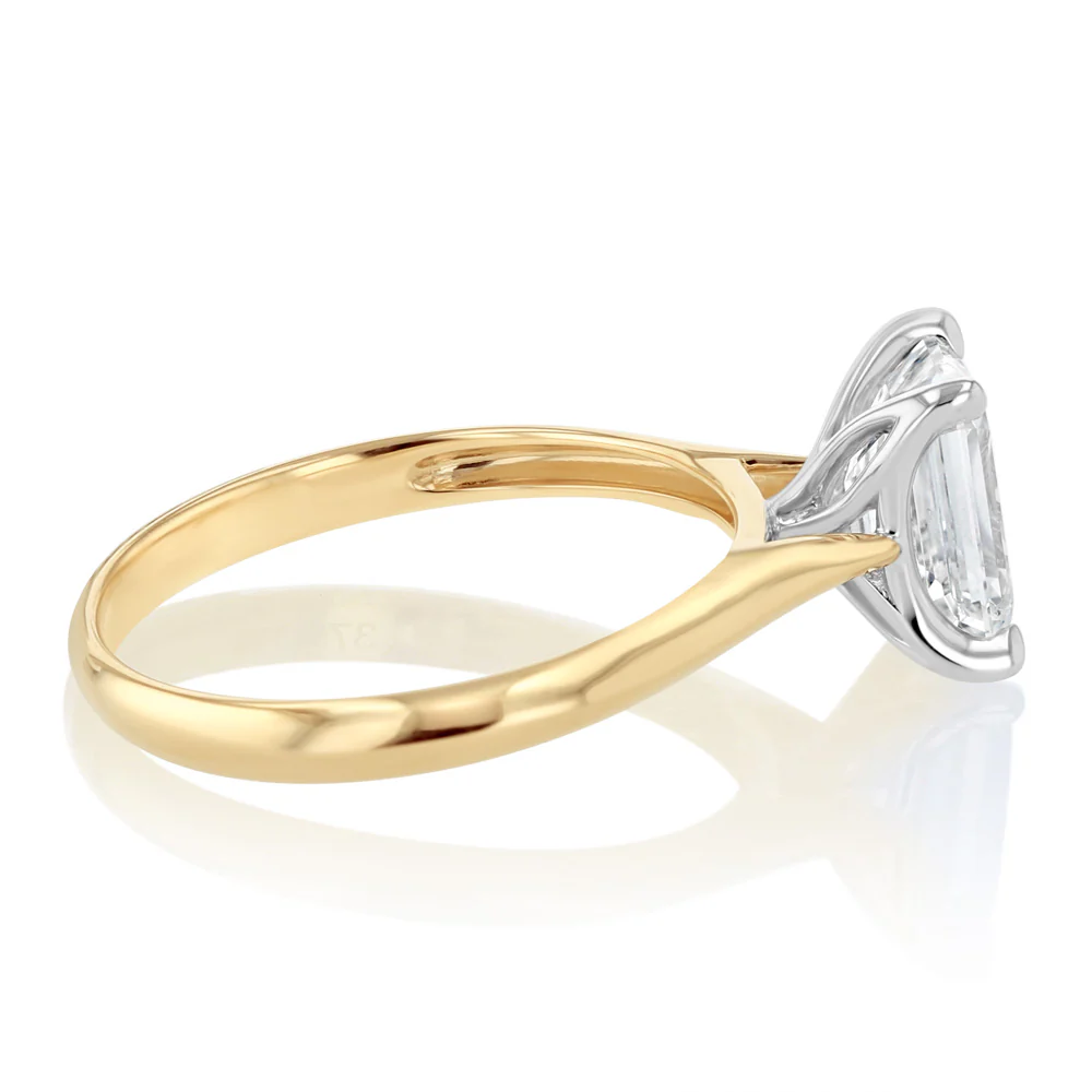 Luminesce Lab Grown 2 Carats Emerald Diamond Solitaire Ring in 9ct Yellow Gold - Image 2