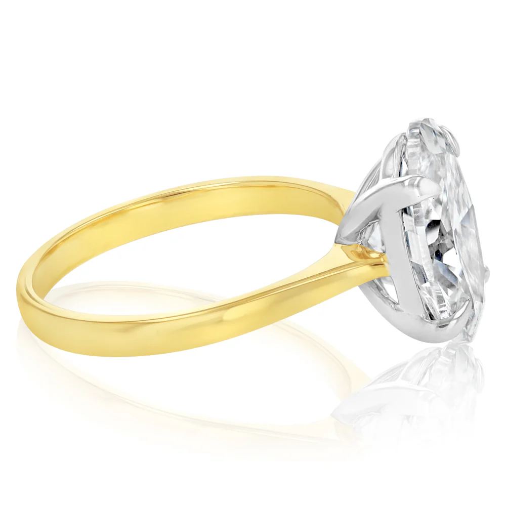 Luminesce Lab Grown 4 Carats Certified Oval Diamond Solitaire Ring in 18ct Yellow Gold - Image 2