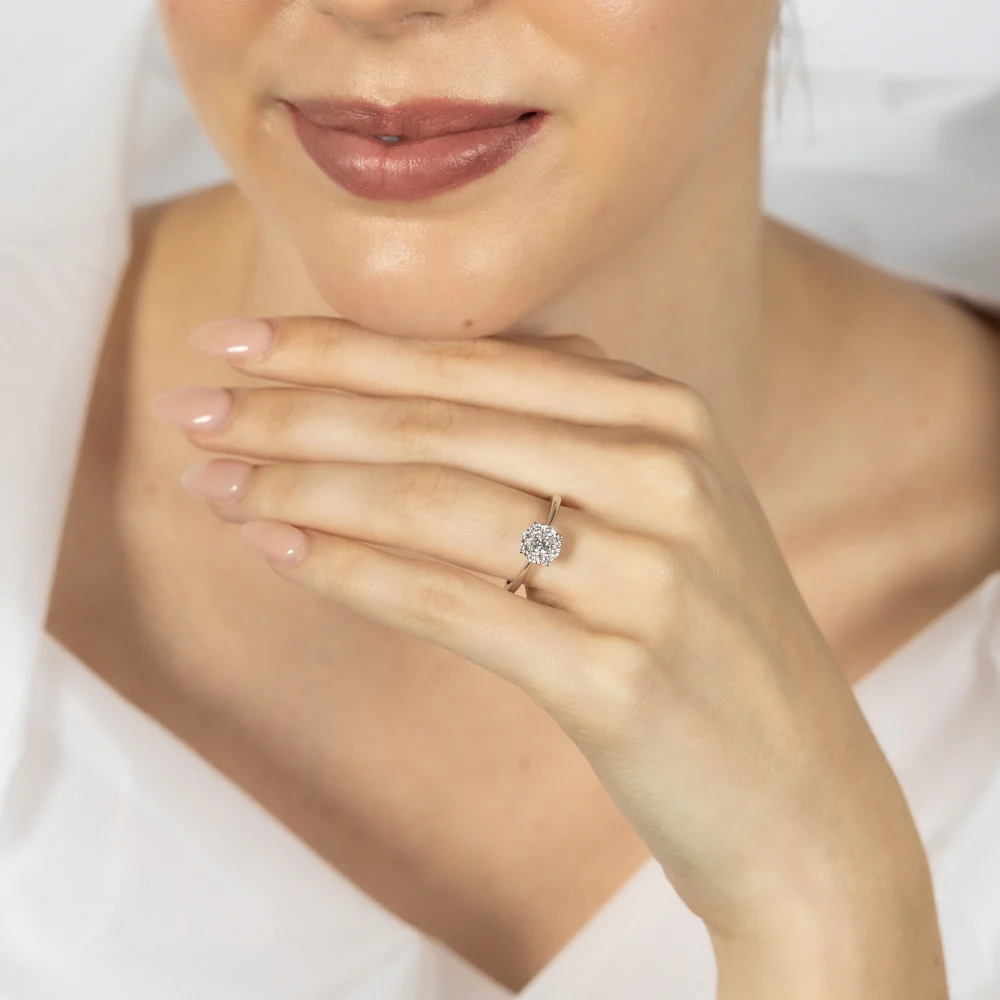 Luminesce Lab Grown 9ct White Gold 0.30 Carat Diamond Round Cluster Ring - Image 4