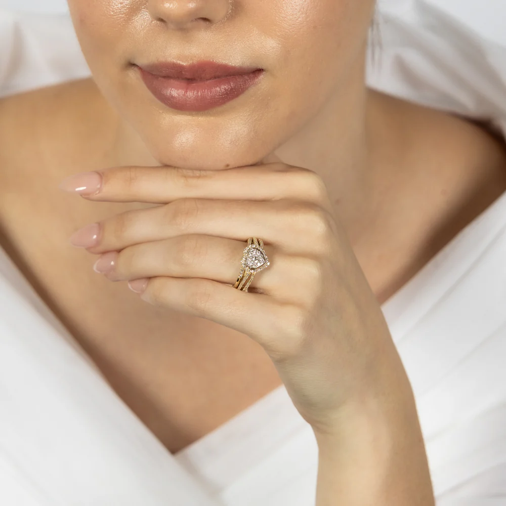 Luminesce Lab Grown 9ct Yellow Gold 0.70 Carat Diamond Heart Shaped Bridal Set - Image 4