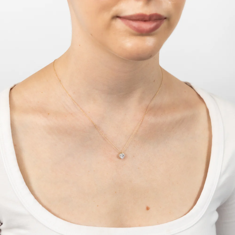 Luminesce Lab Grown 9ct Yellow Gold 1/10 Carat Diamond Heart Pendant on 45cm Chain - Image 2