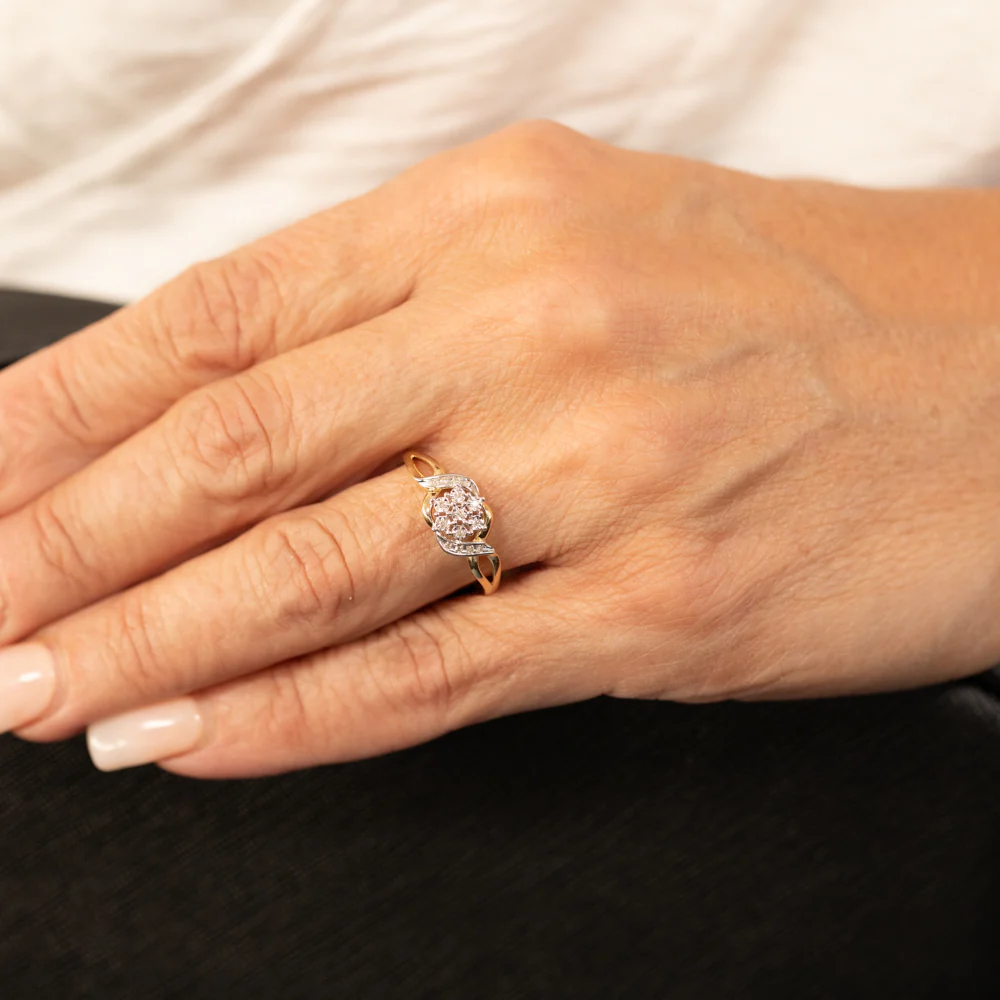 Luminesce Lab Grown 9ct Yellow Gold 15 Diamonds Dress Ring - Image 5