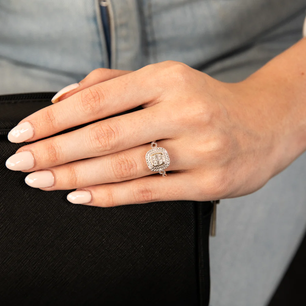Luminesce Lab Grown 9ct Yellow Gold Ring with 11 Brilliant Cut Diamonds - Image 5