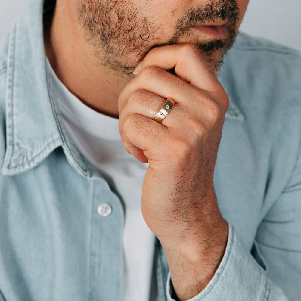 Luminesce Lab Grown Gents Ring in 9ct Yellow Gold - Image 3