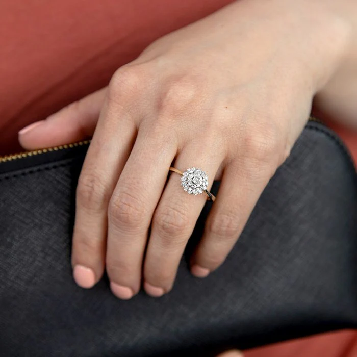 Luminesce Lab Grown Ring 9ct Yellow Gold - Image 3