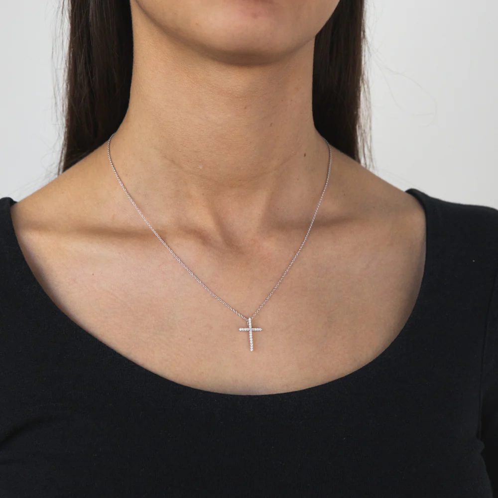 Memoire 18ct White Gold 1/5 Carat Diamond Single Prong Cross Pendant on 45cm Chain - Image 2