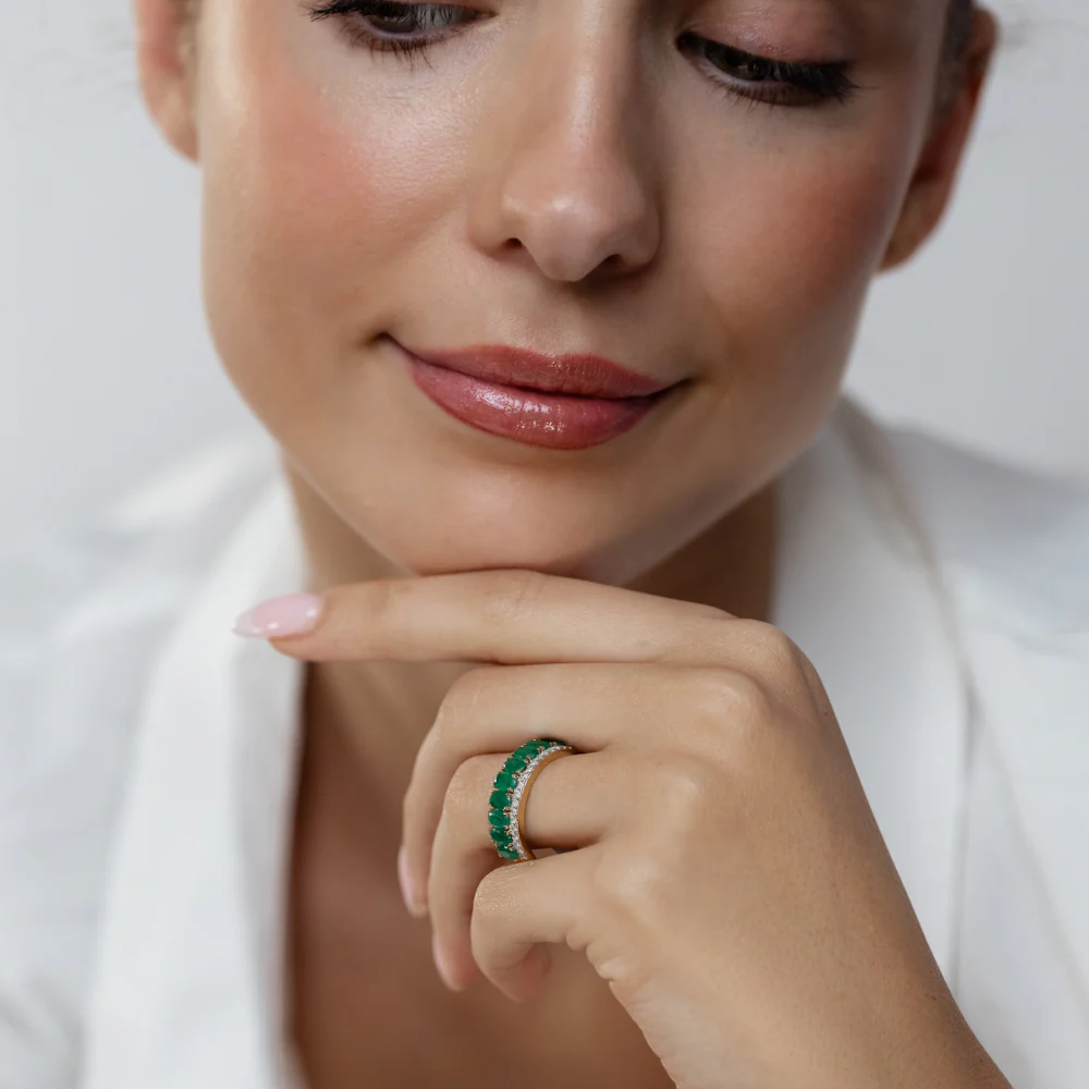 Natural Emerald and 1/6 Carat Diamond Ring in 9ct Yellow Gold - Image 3