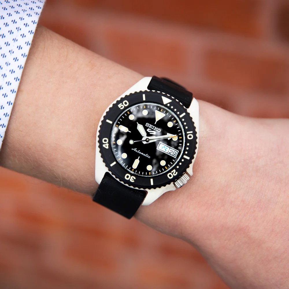 Seiko 5 Sports SRPG79K Automatic - Image 2