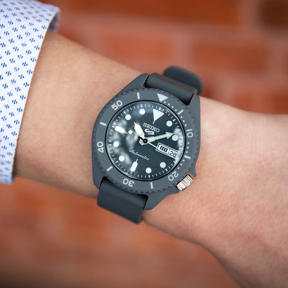 Seiko 5 Sports SRPG81K Automatic - Image 2