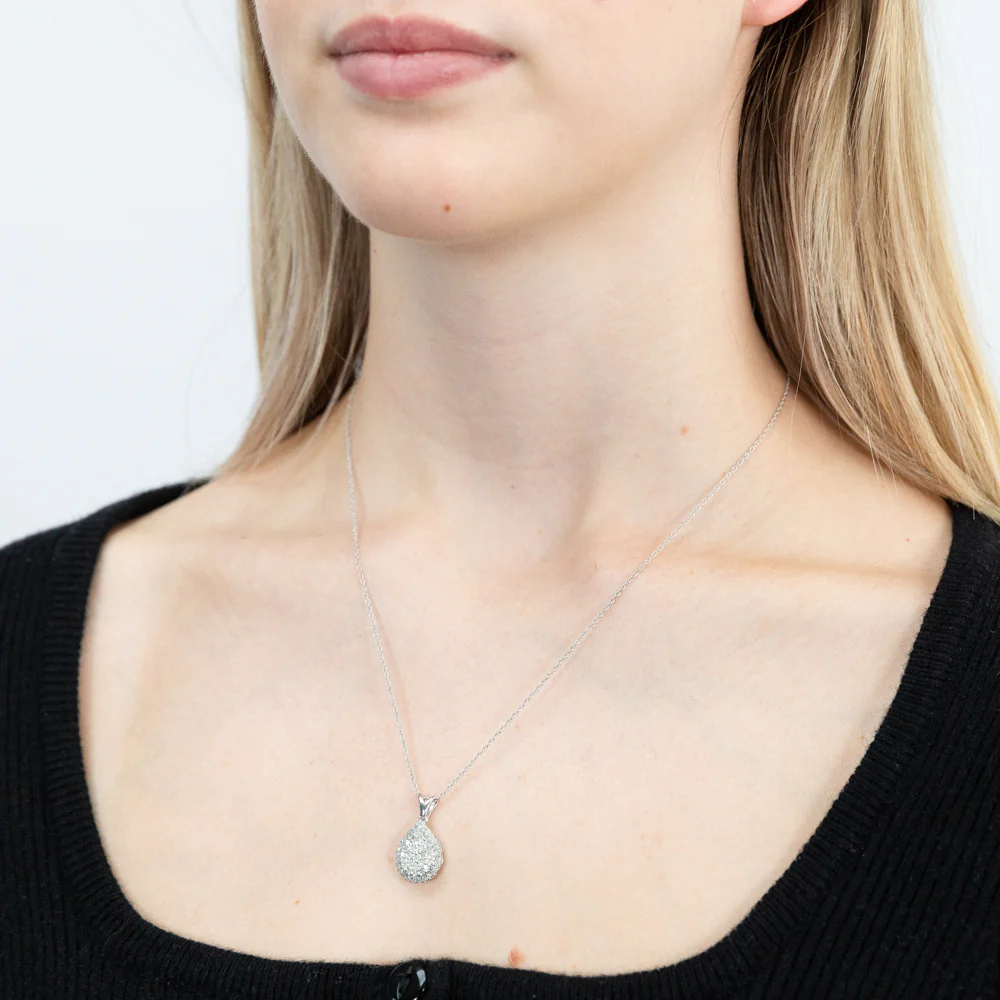 Silver 1/2 Carat Pendant with 52 Brilliant Diamonds on 45cm Chain - Image 4
