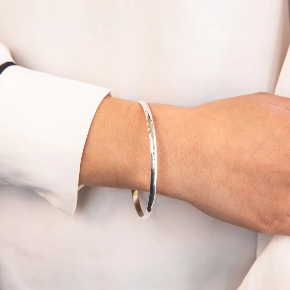 Solid Sterling Silver 4mm Plain 70mm Bangle - Image 3