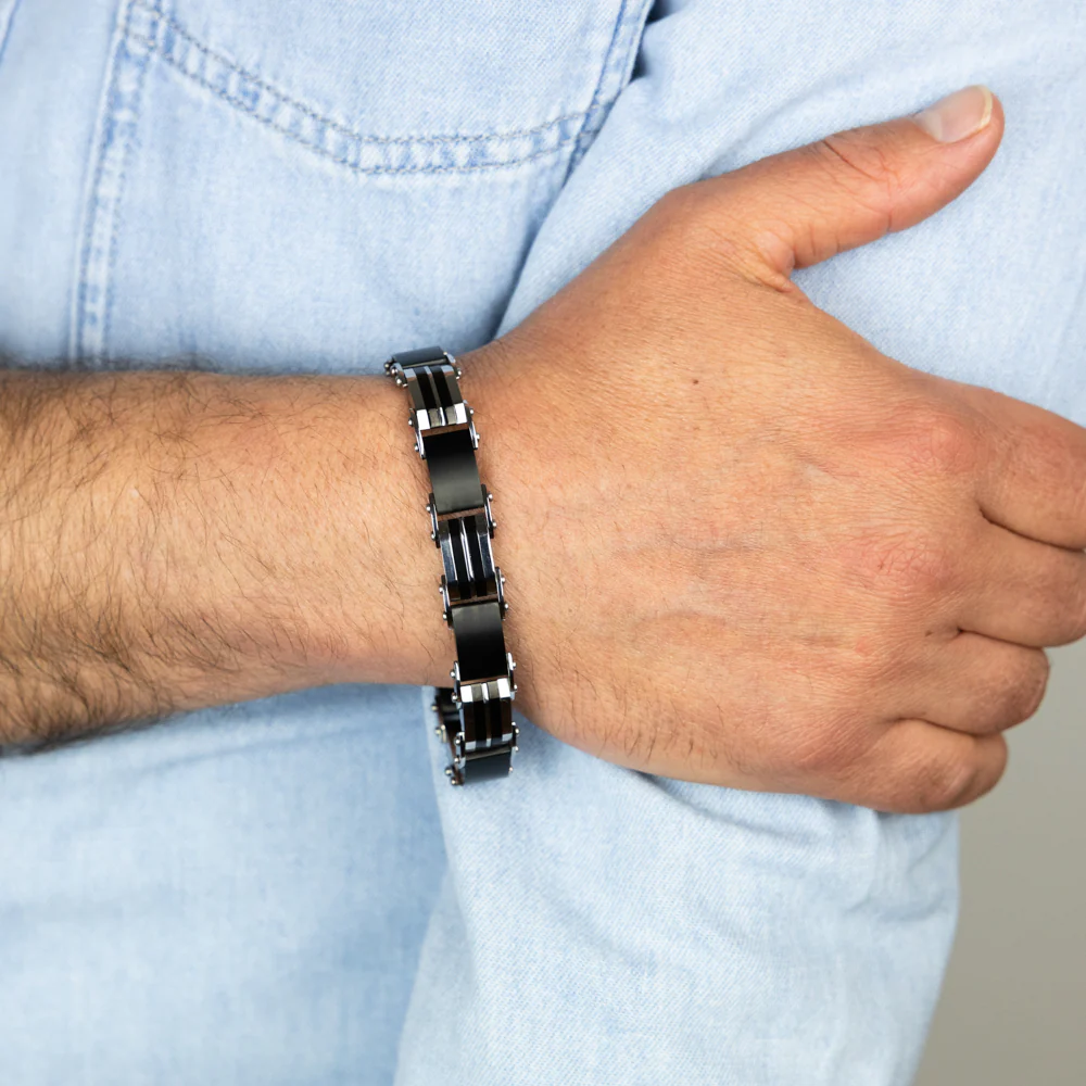 Stainless Steel Black And Silver Hinged 21cm Bracelet - Image 3