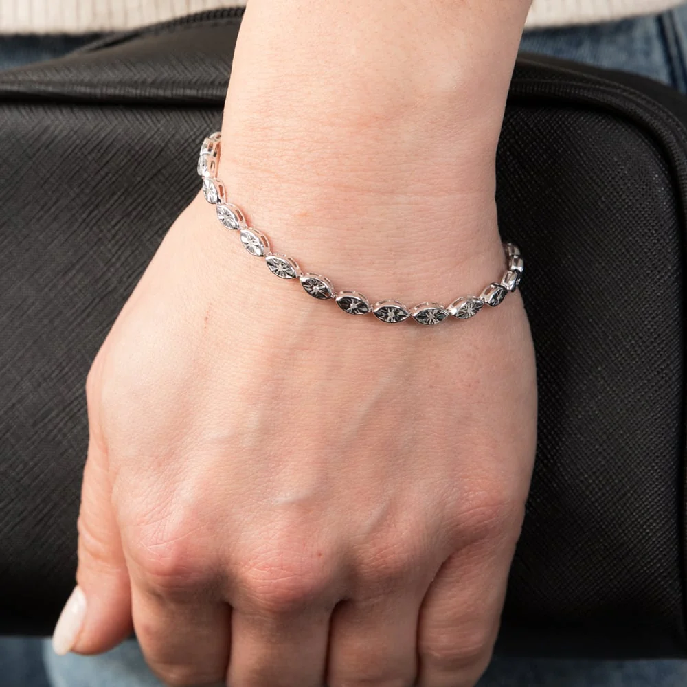 Sterling Silver 0.10 Carat Diamond 18cm Bracelet Set with 24 Diamonds - Image 3
