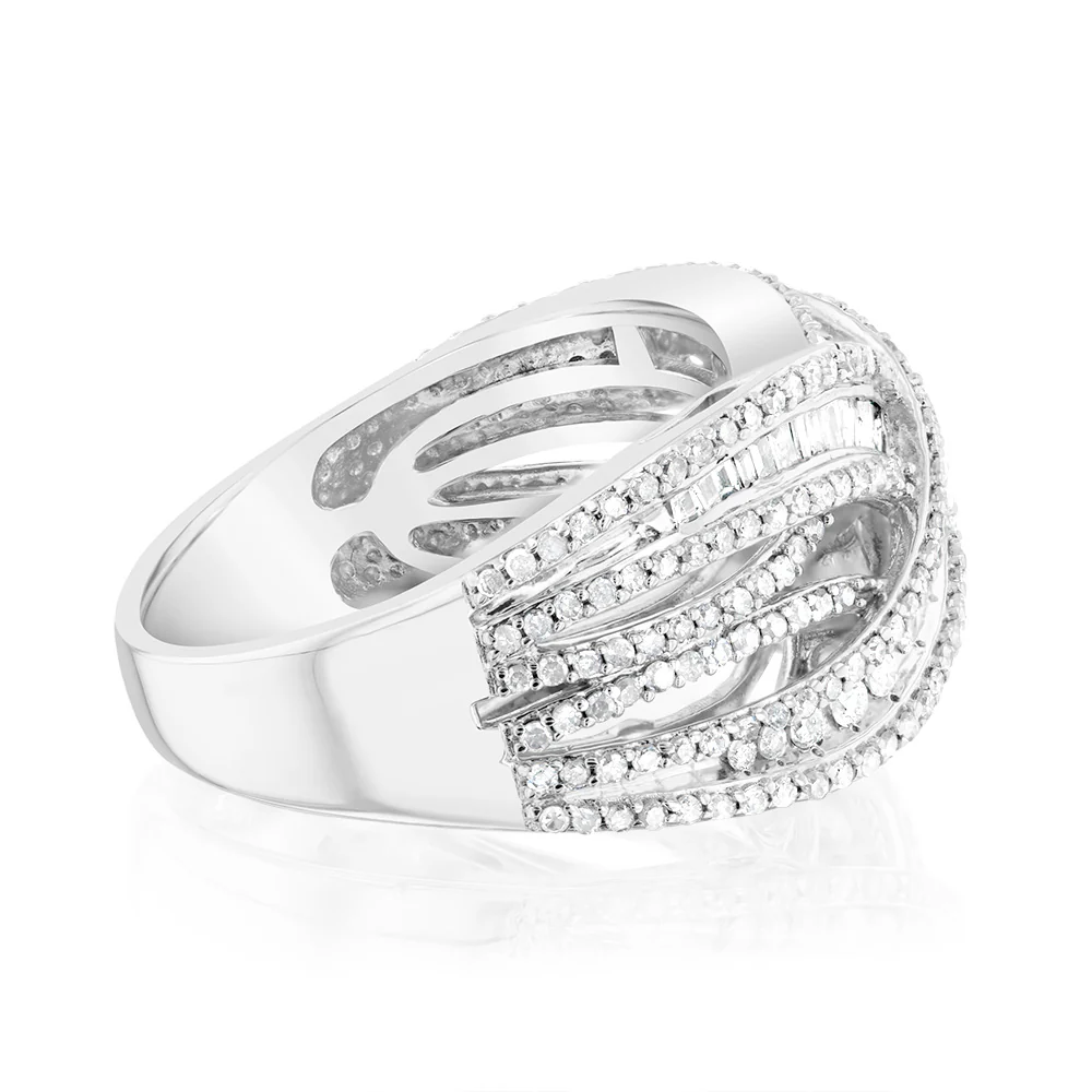 Sterling Silver 0.95 Carat Diamond Ring With Round and Baguette Cut Diamonds - Image 2