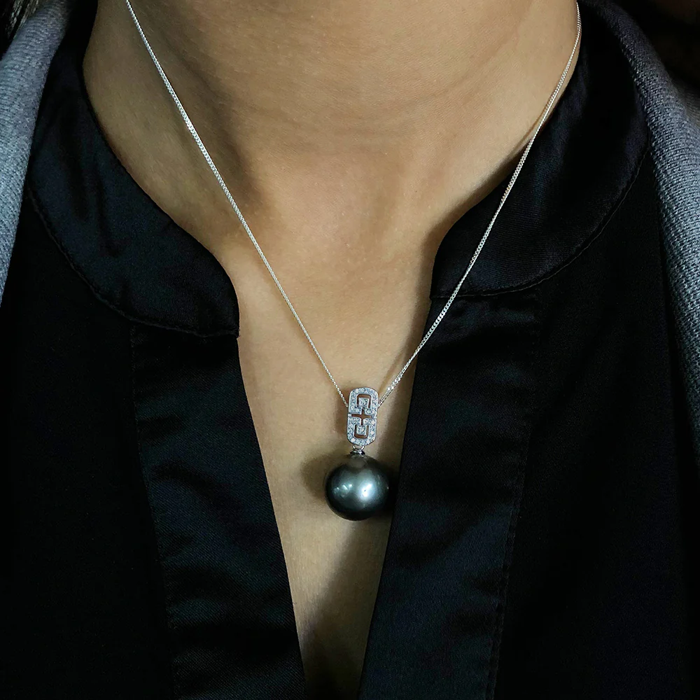 Sterling Silver 12mm Tahitian Pearl & Zirconia Pendant with 45cm chain - Image 3