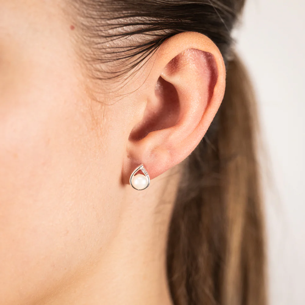 Sterling Silver 5mm Fresh Water Pearl Stud Earrings - Image 2