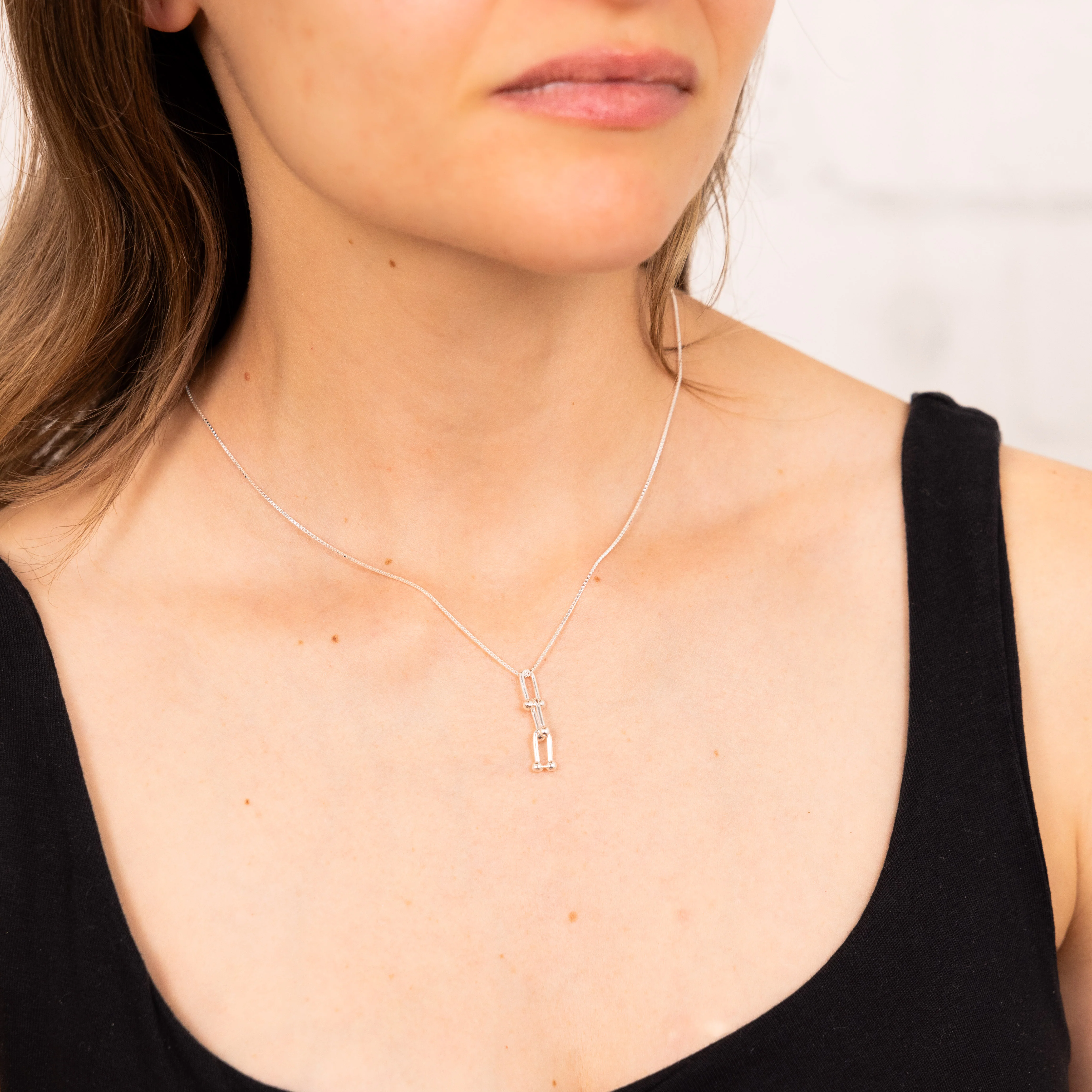 Sterling Silver Fancy U Link Pendant On 45cm Chain - Image 2