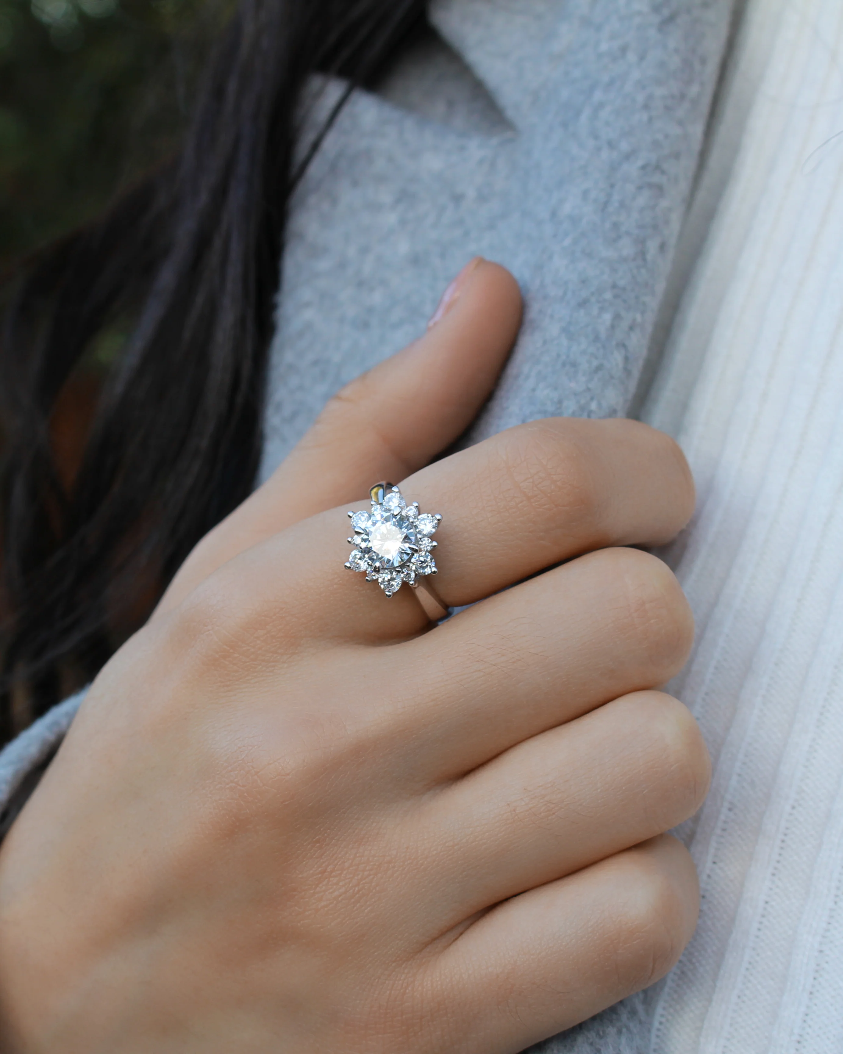 Sterling Silver Flower Shaped Cubic Zirconia Ring - Image 3