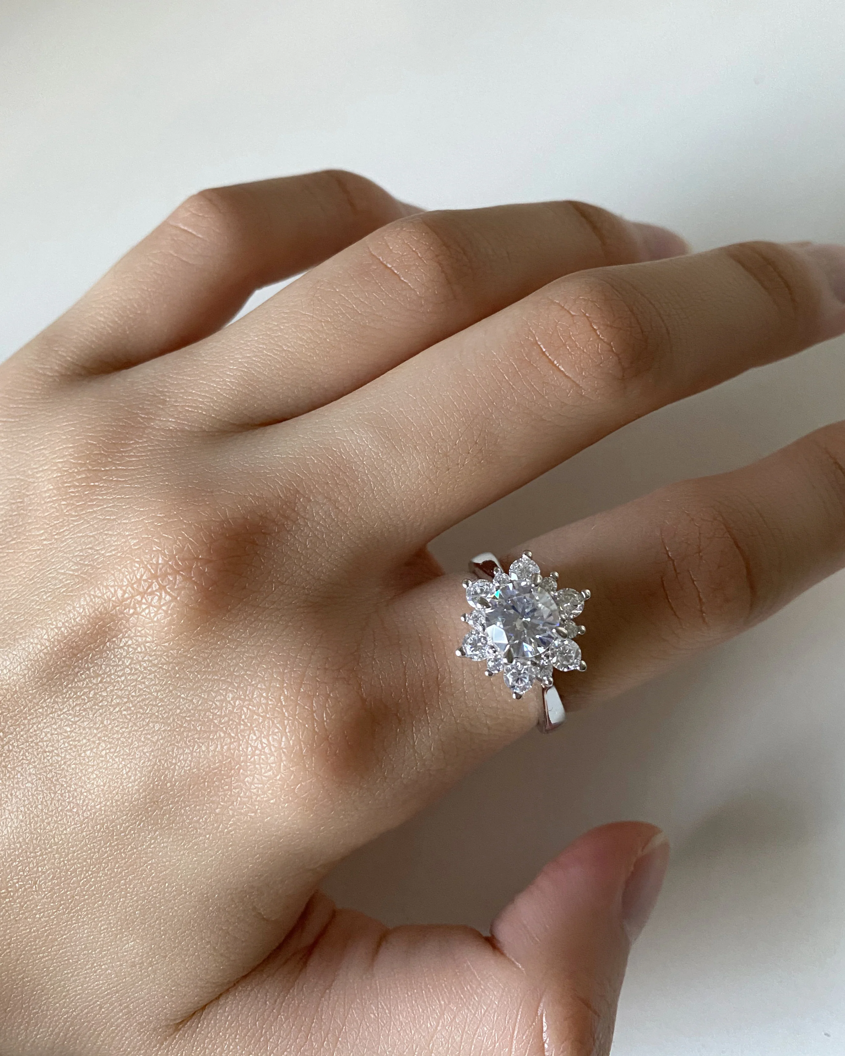 Sterling Silver Flower Shaped Cubic Zirconia Ring - Image 4