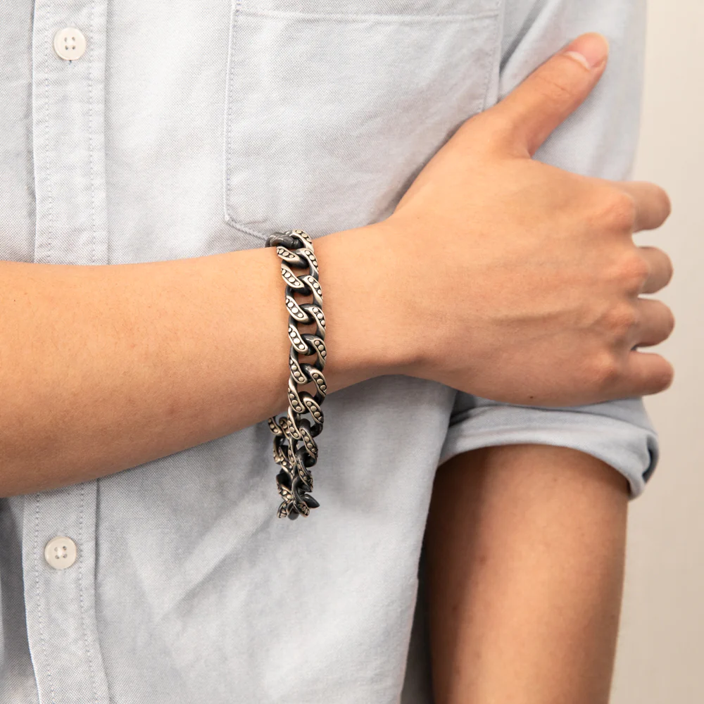 Sterling Silver Oxidised 13mm Dot Pattern Curb 23cm Bracelet - Image 3