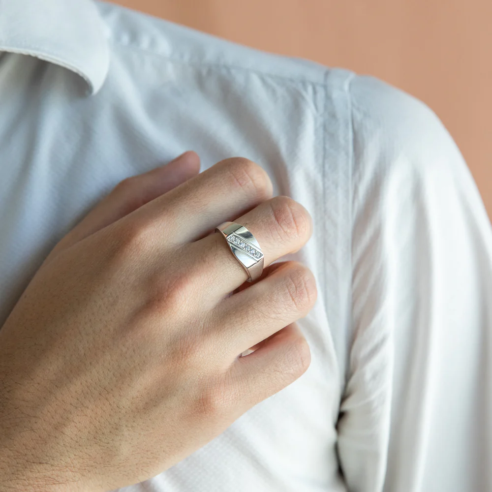 Sterling Silver Zirconia Mens Ring - Image 3