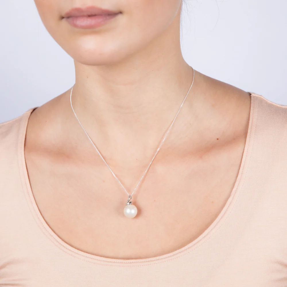 White South Sea Pearl & Diamond Pendant on 45cm Sterling Silver Chain - Image 2